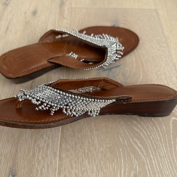 E Ferri Leather Thongs with Silver Beading - Picture 9 of 11